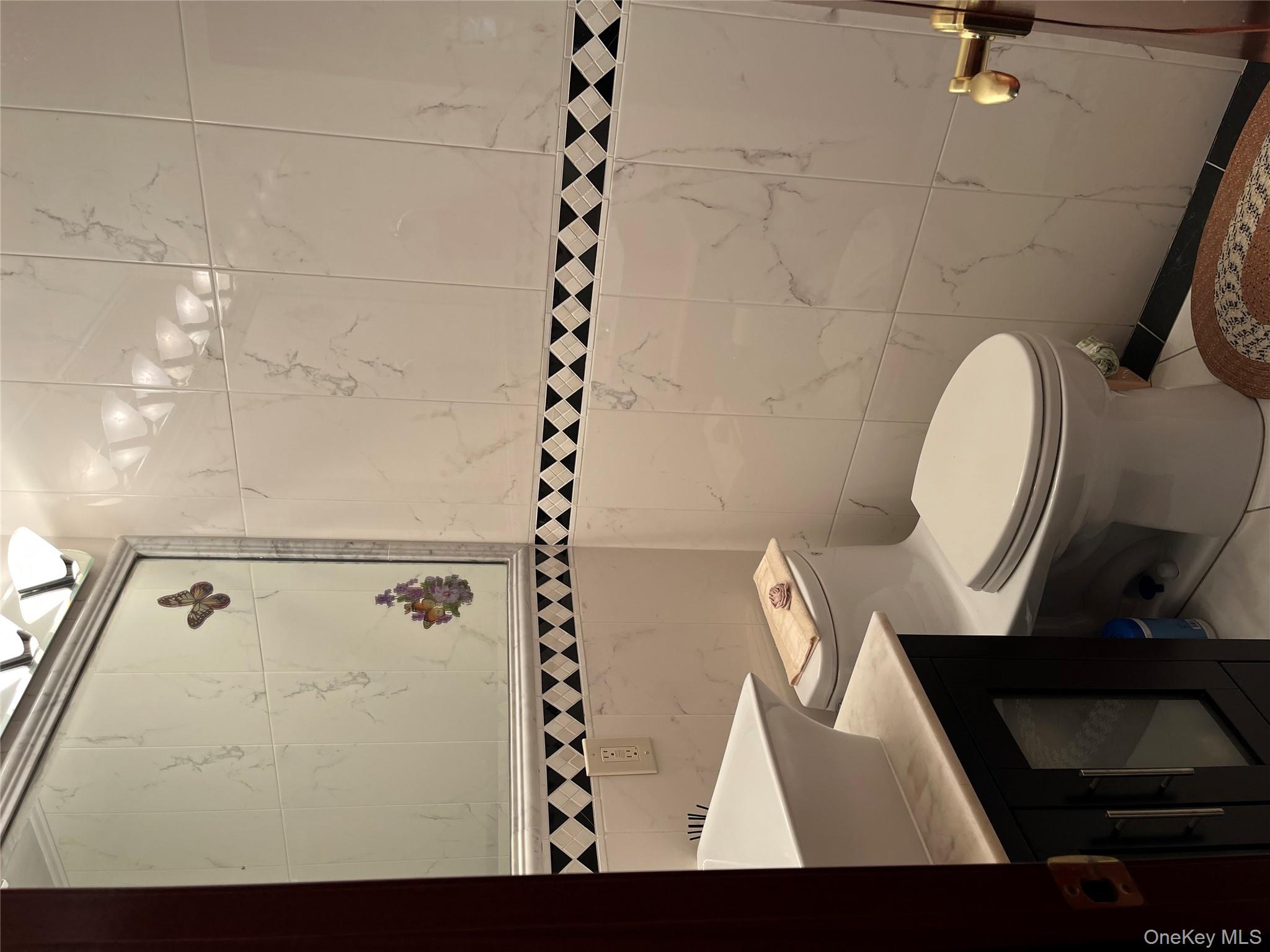 #7 photo, 69-68 229th St, Bayside , NY 11364