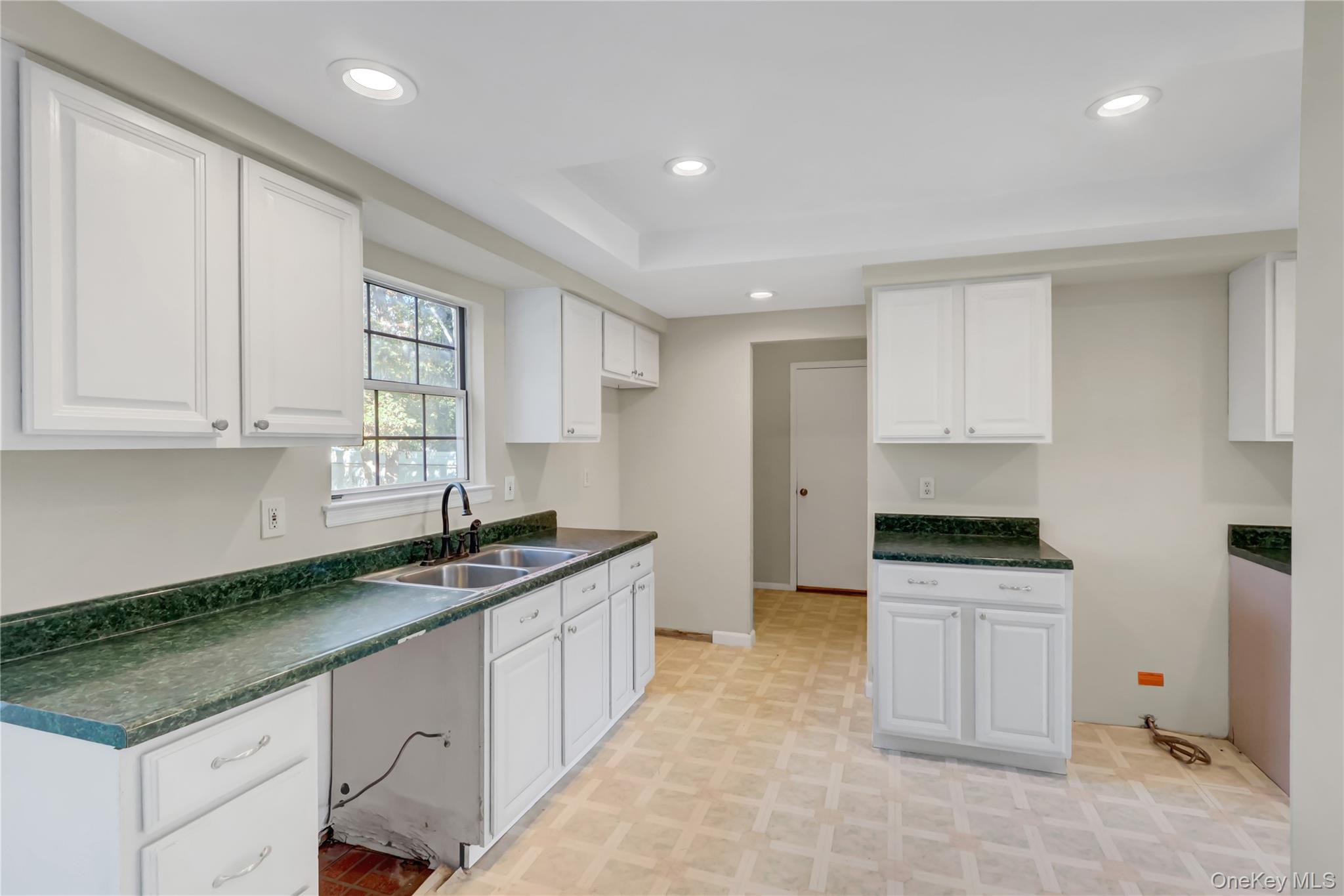 #10 photo, 20 Gabon Lane, Coram , NY 11727