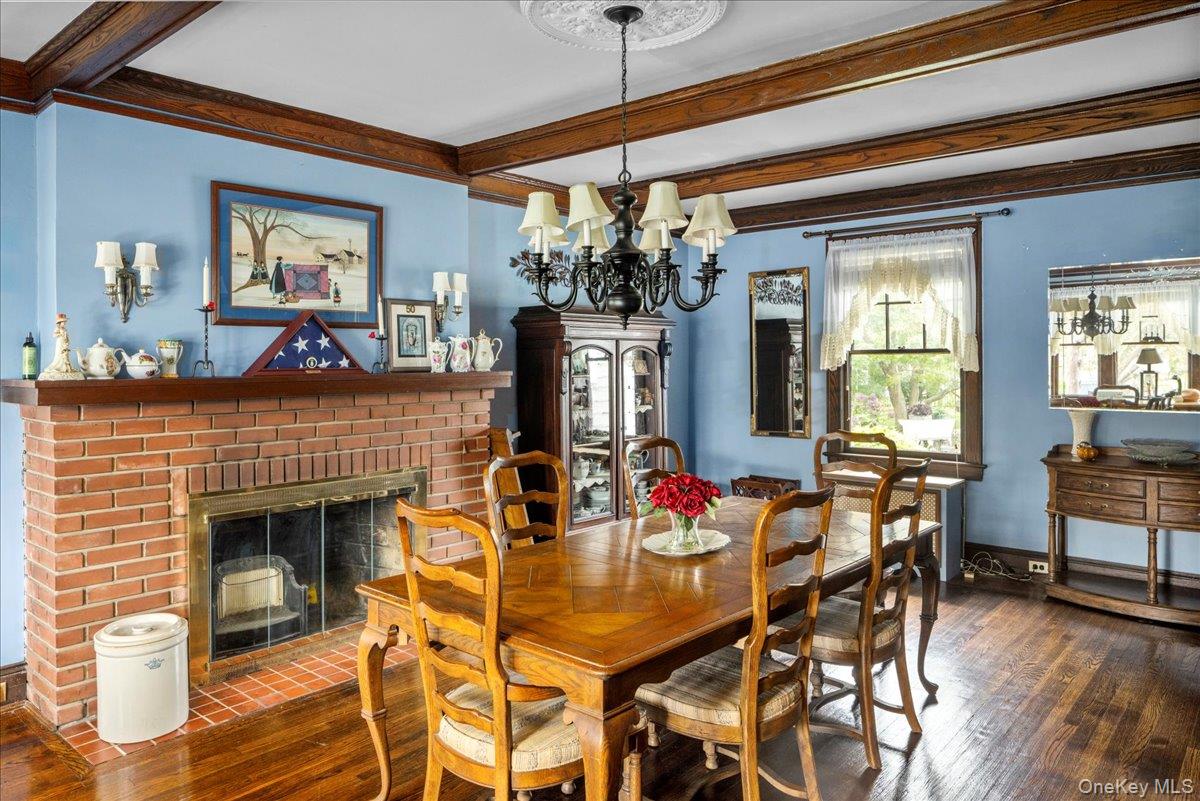 #11 photo, 331 Mineola Boulevard, Mineola , NY 11501