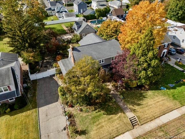 #4 photo, 331 Mineola Boulevard, Mineola , NY 11501