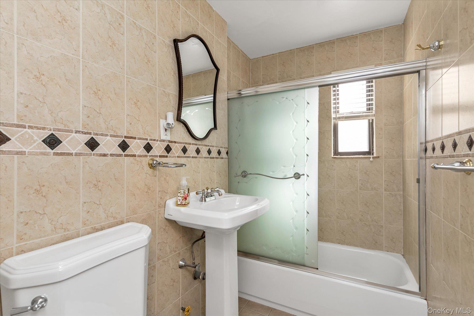 #12 photo, 244-02 57th Drive, Douglaston , NY 11362