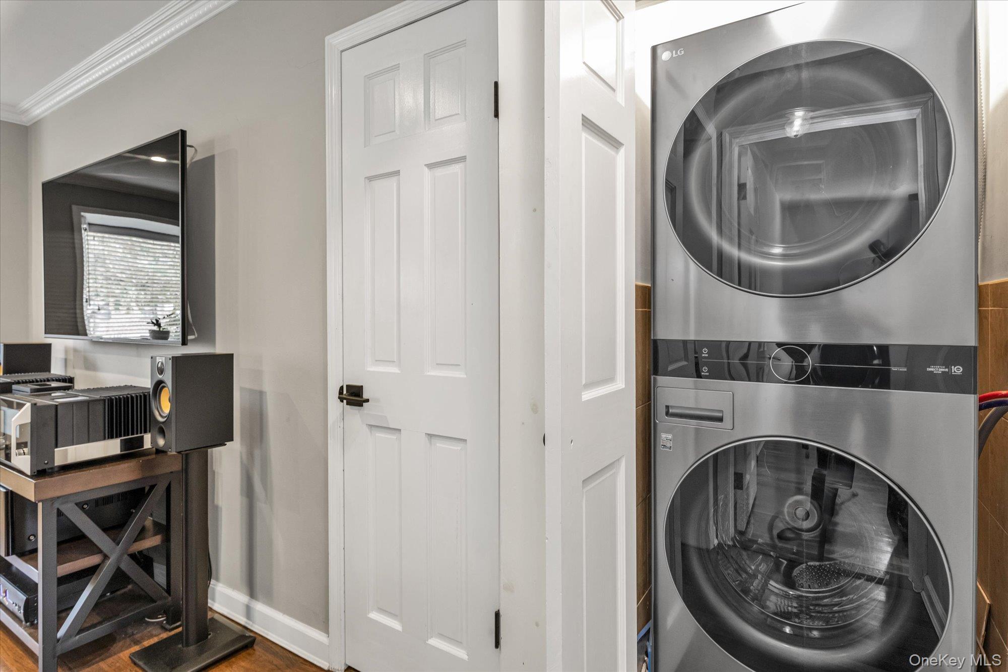 #13 photo, 244-02 57th Drive, Douglaston , NY 11362