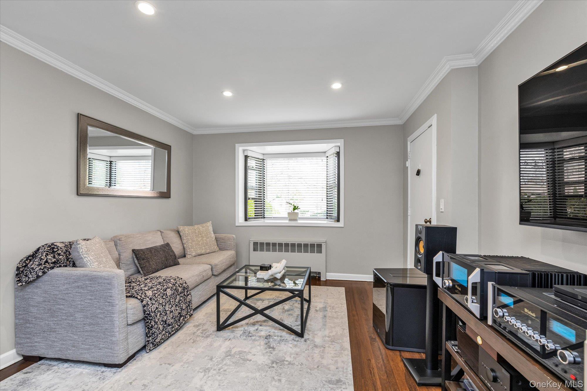 #6 photo, 244-02 57th Drive, Douglaston , NY 11362