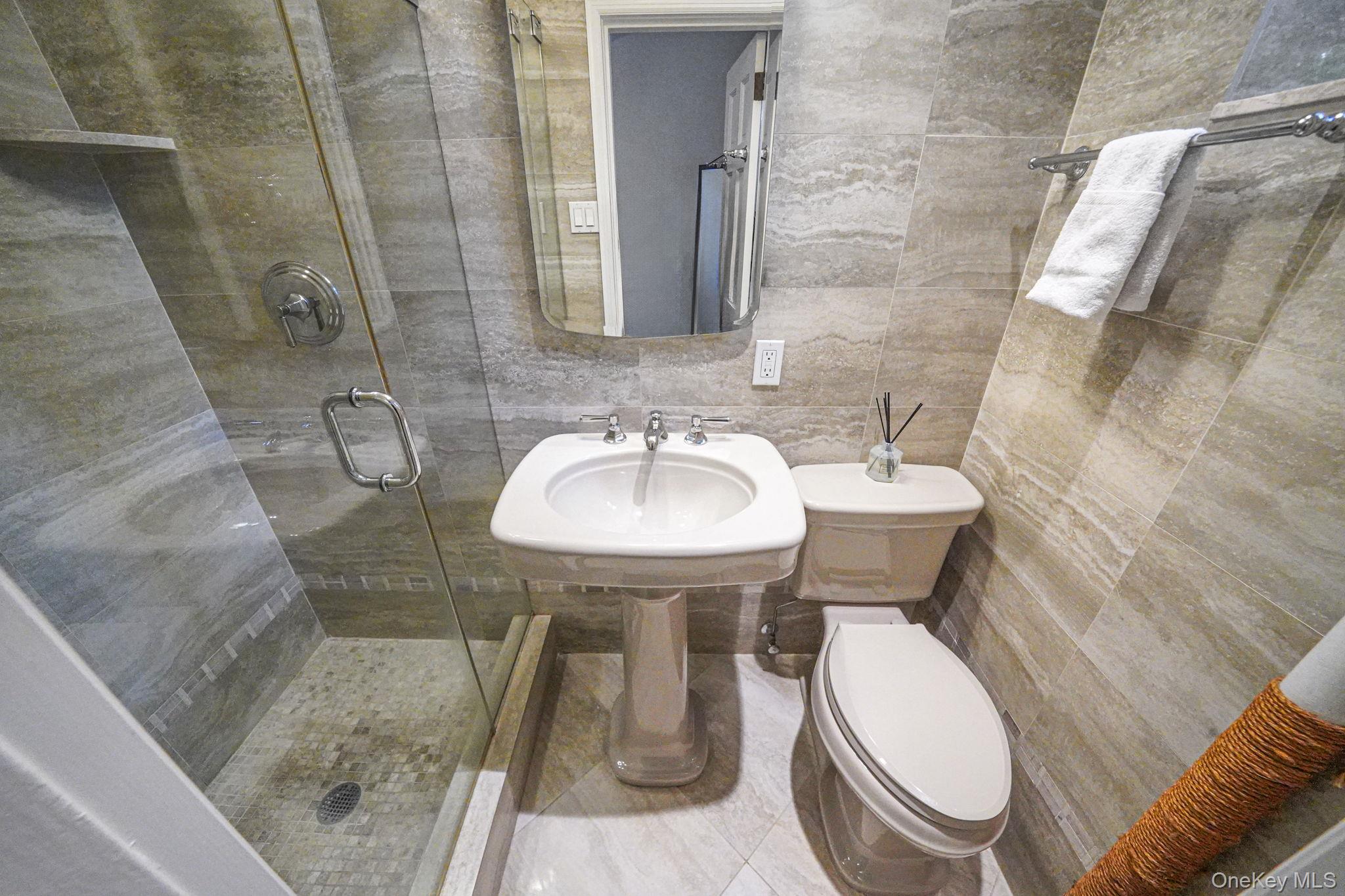 #10 photo, 640 W 231st Street, Bronx , NY 10463