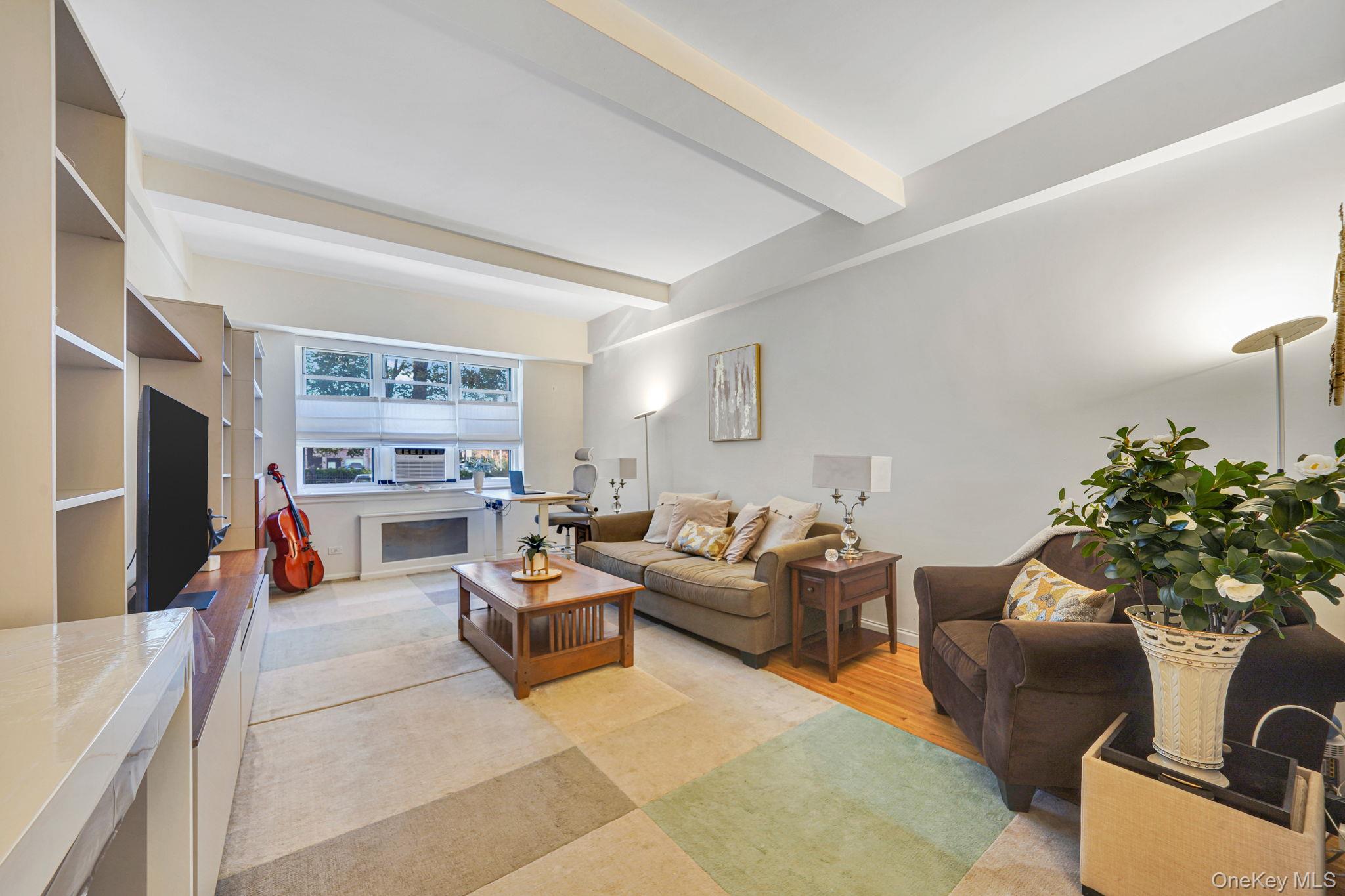 #4 photo, 640 W 231st Street, Bronx , NY 10463