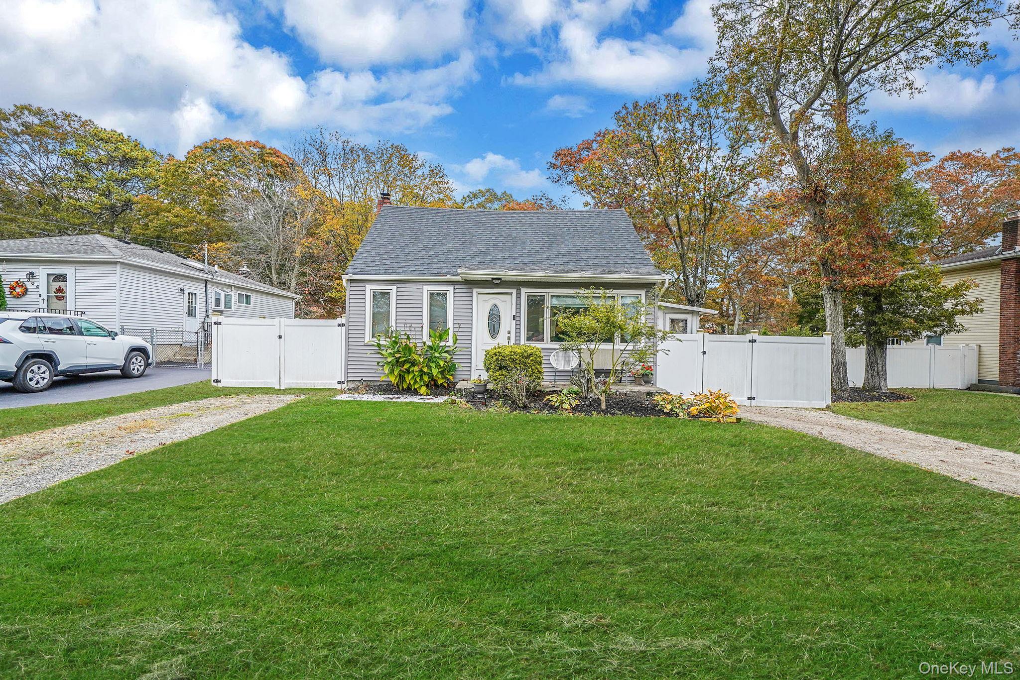 #1 photo, 302 Auborn Avenue, Shirley , NY 11967