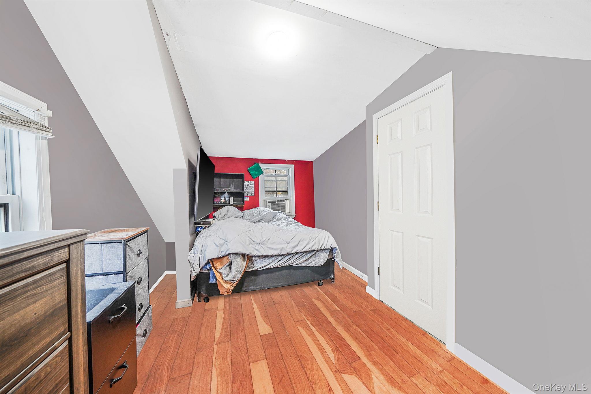 #10 photo, 302 Auborn Avenue, Shirley , NY 11967