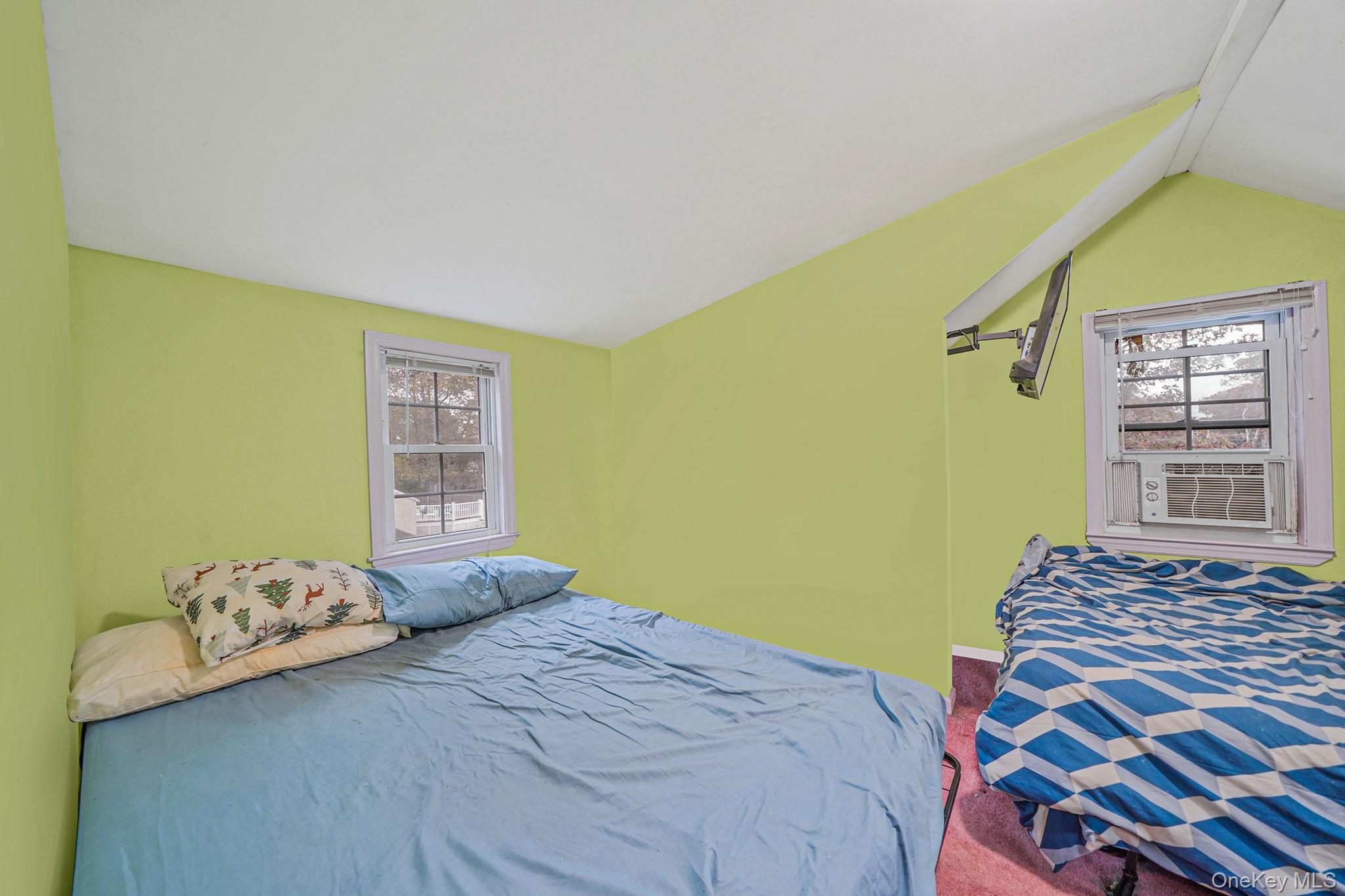 #12 photo, 302 Auborn Avenue, Shirley , NY 11967