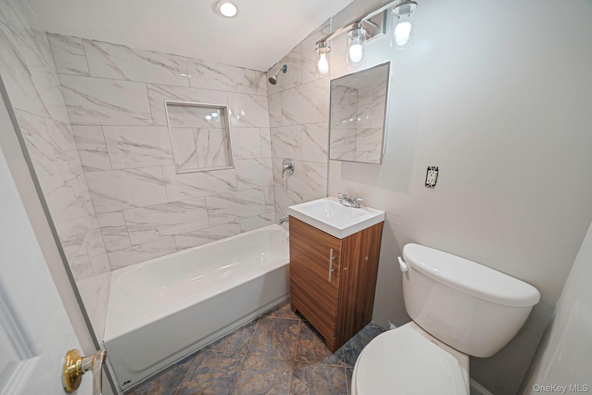 #13 photo, 302 Auborn Avenue, Shirley , NY 11967