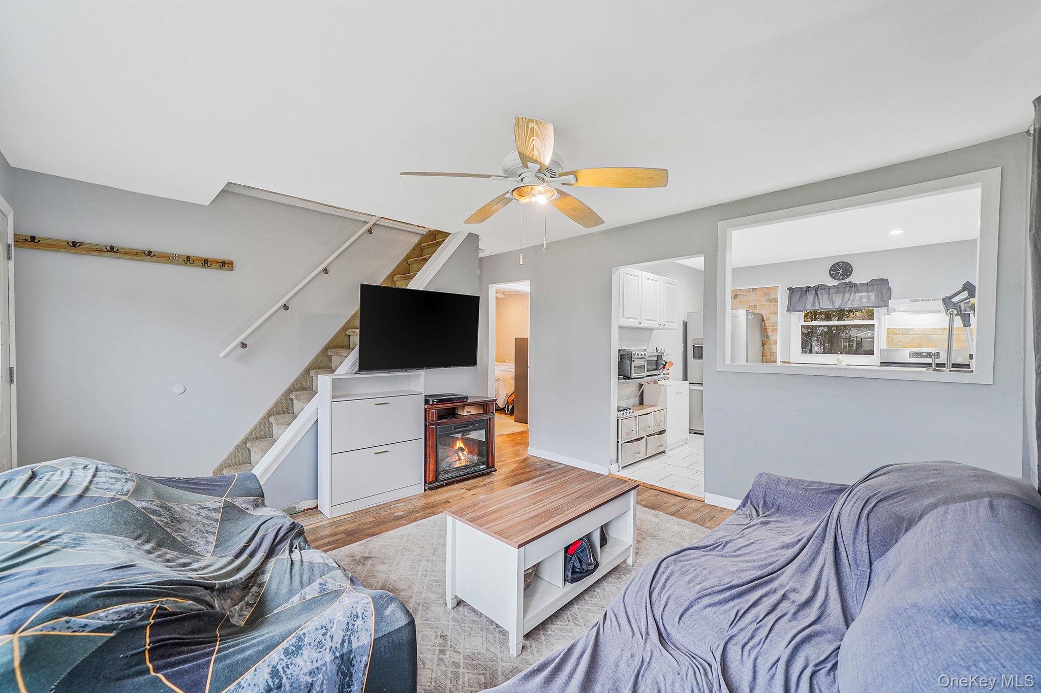 #7 photo, 302 Auborn Avenue, Shirley , NY 11967