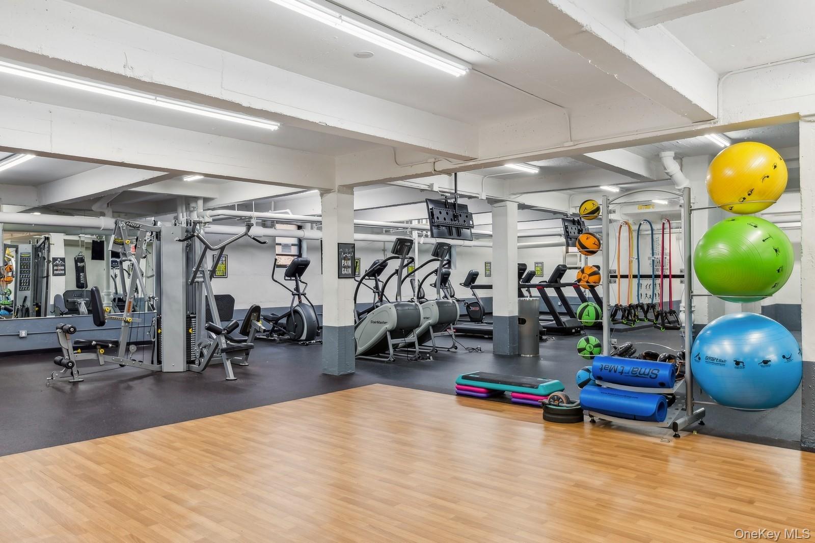 #18 photo, 33-24 91st Street, Jackson Heights , NY 11372