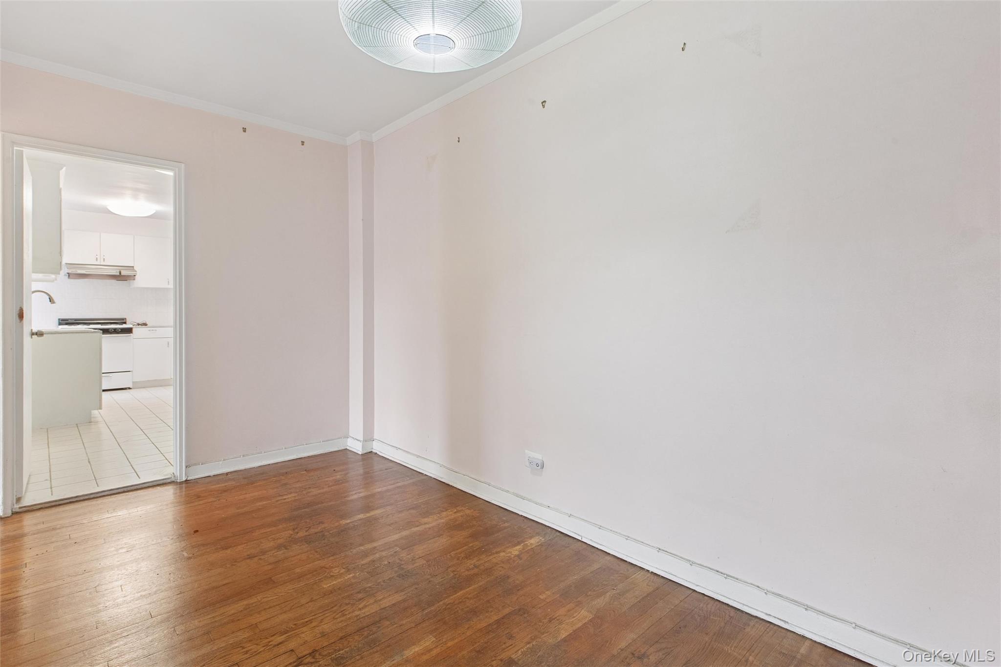 #4 photo, 33-24 91st Street, Jackson Heights , NY 11372