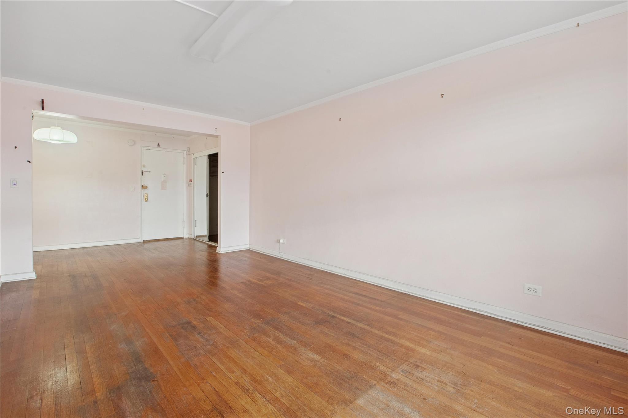 #5 photo, 33-24 91st Street, Jackson Heights , NY 11372