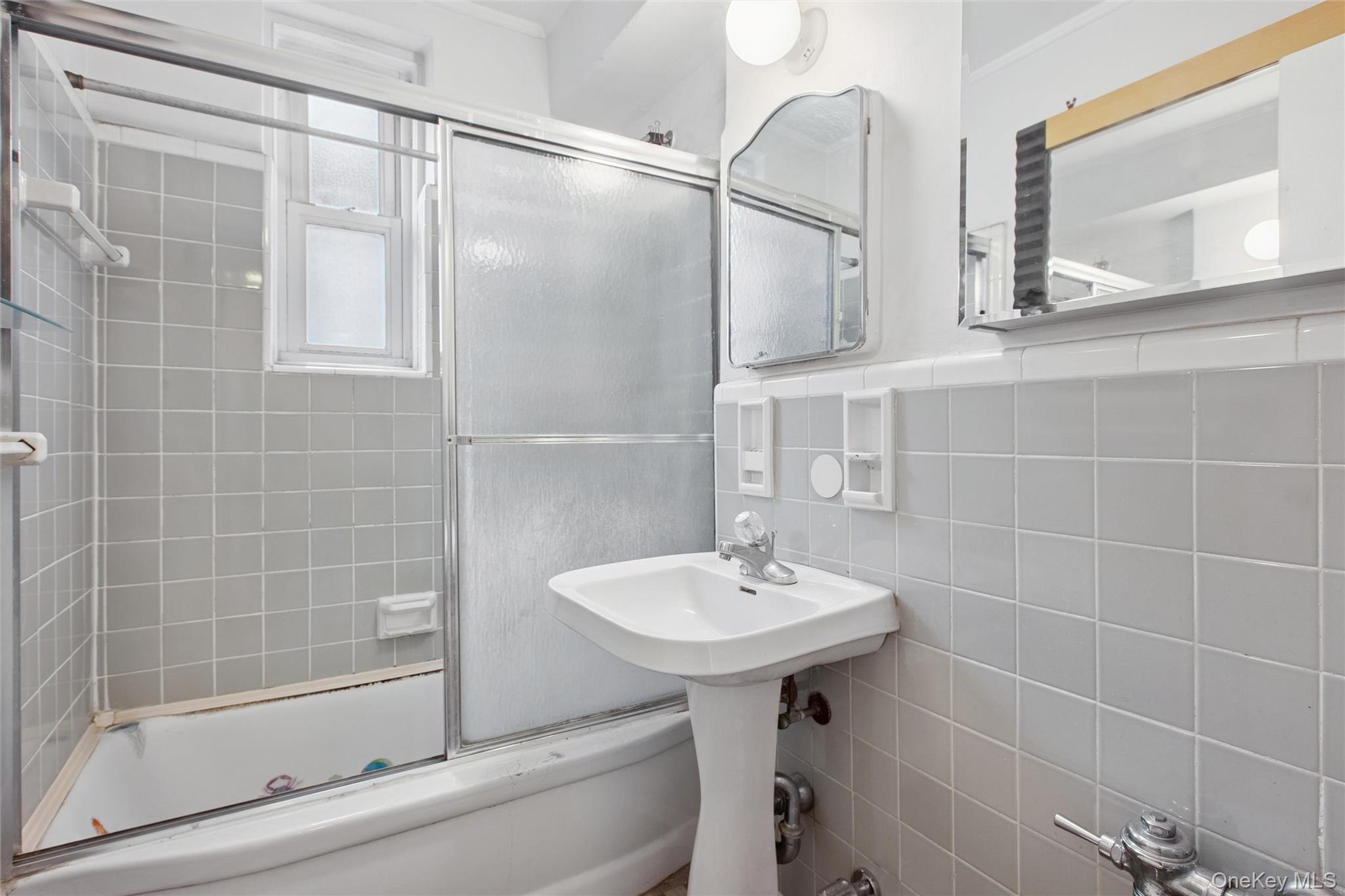 #7 photo, 33-24 91st Street, Jackson Heights , NY 11372