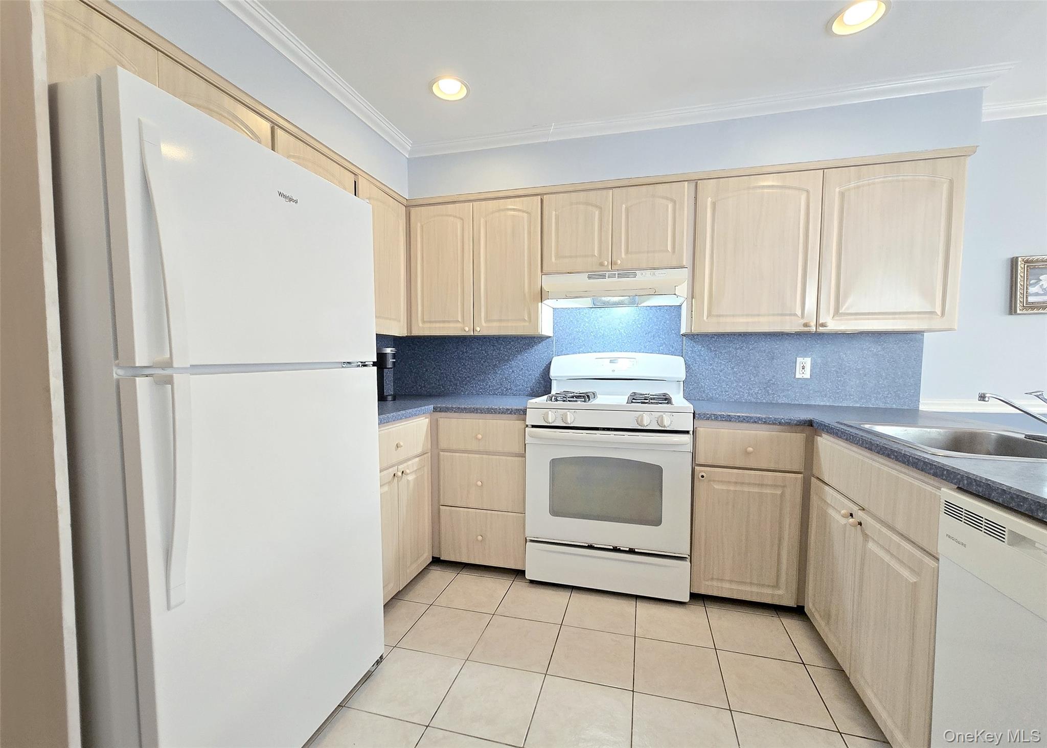 #14 photo, 585 Pulaski Road, Kings Park , NY 11754