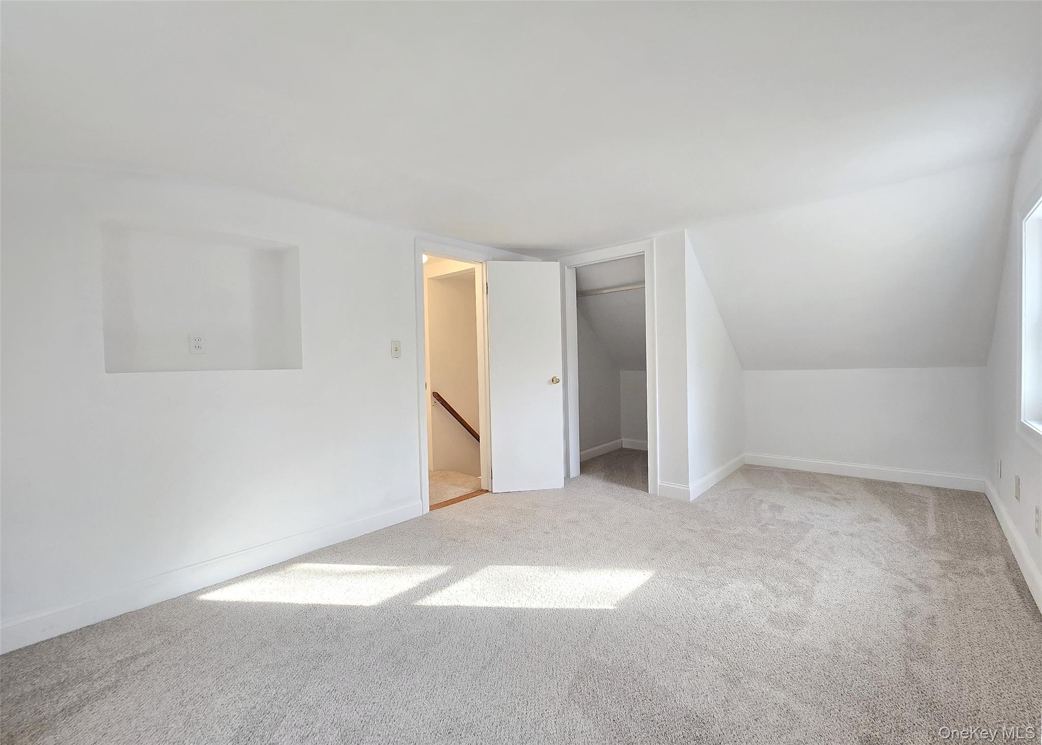 #18 photo, 585 Pulaski Road, Kings Park , NY 11754