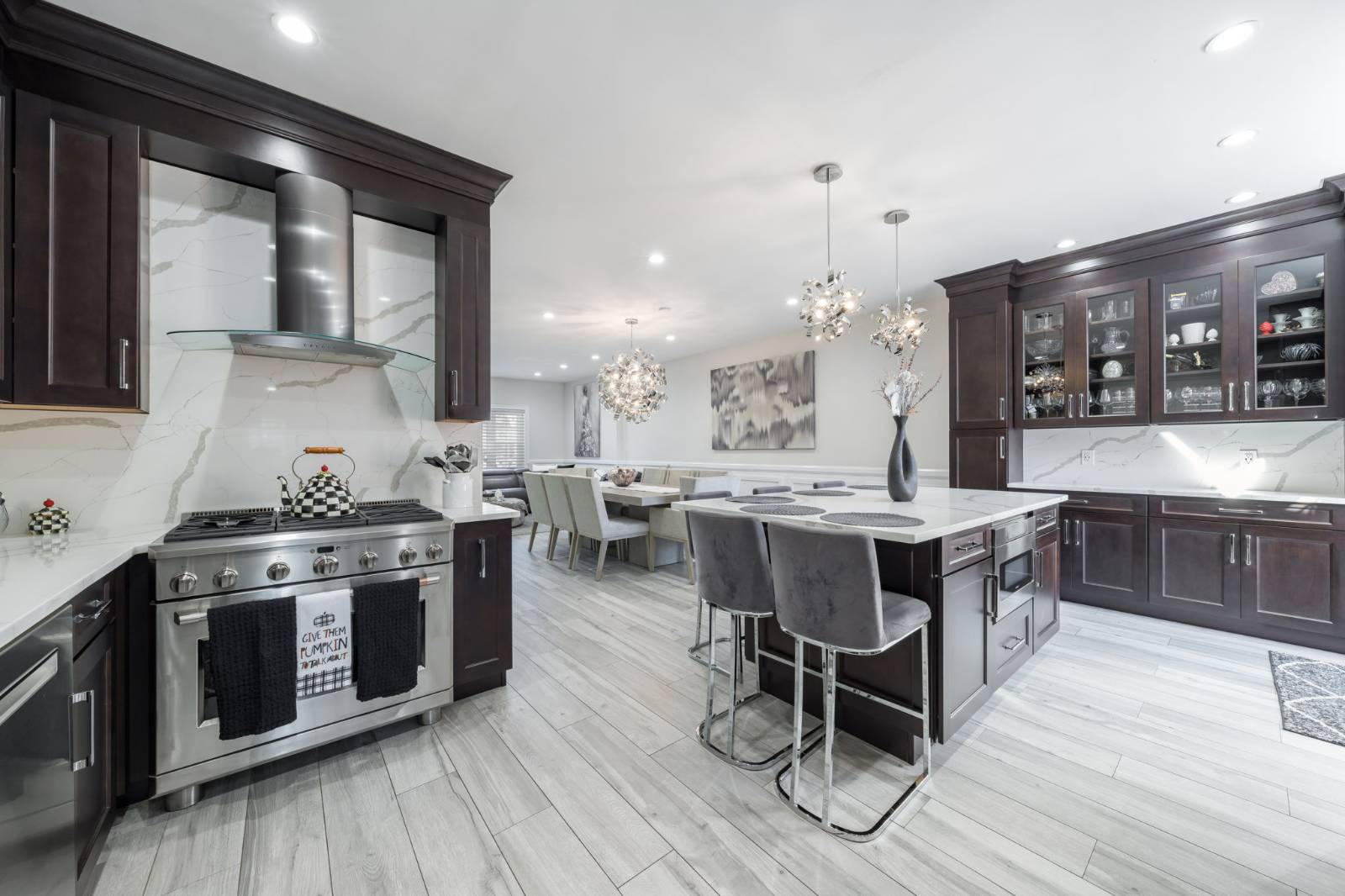 #10 photo, 58-33 71 St, Mespeth , NY 11378