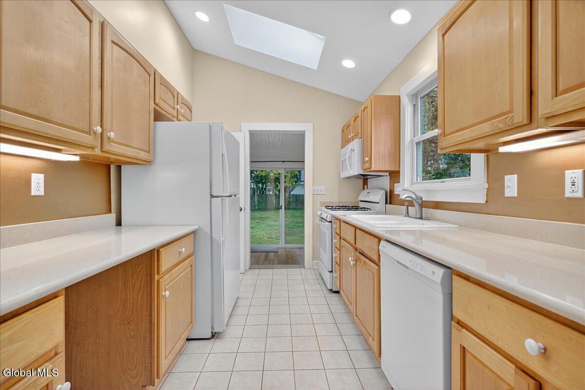 #12 photo, 136 East Avenue, Saratoga Springs, Inside , NY 12866