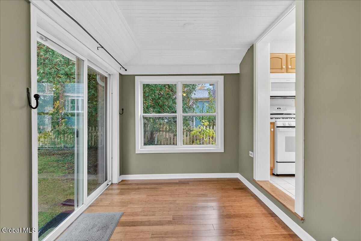 #17 photo, 136 East Avenue, Saratoga Springs, Inside , NY 12866