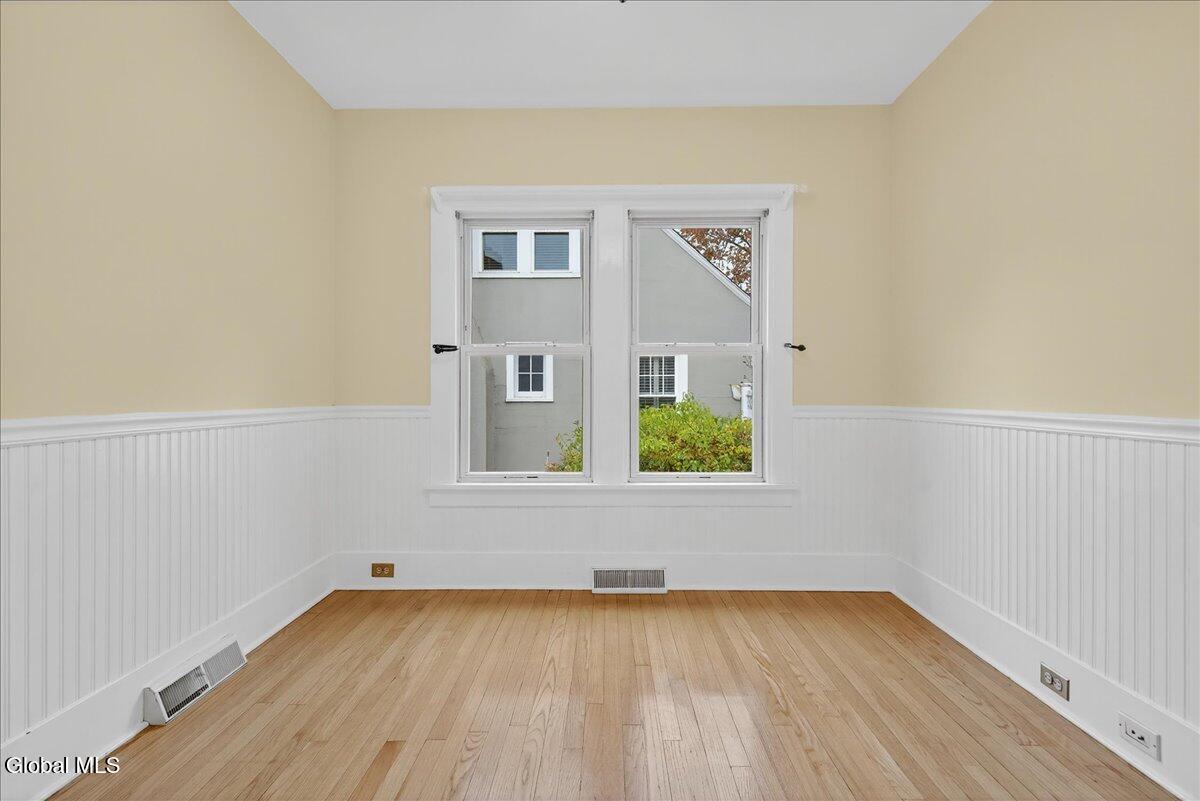 #19 photo, 136 East Avenue, Saratoga Springs, Inside , NY 12866