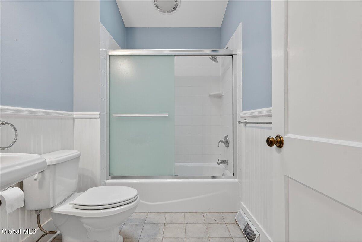 #22 photo, 136 East Avenue, Saratoga Springs, Inside , NY 12866