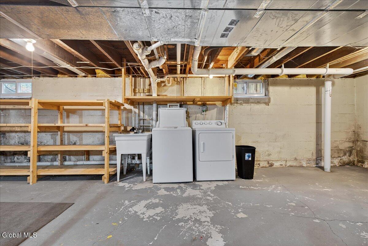 #26 photo, 136 East Avenue, Saratoga Springs, Inside , NY 12866