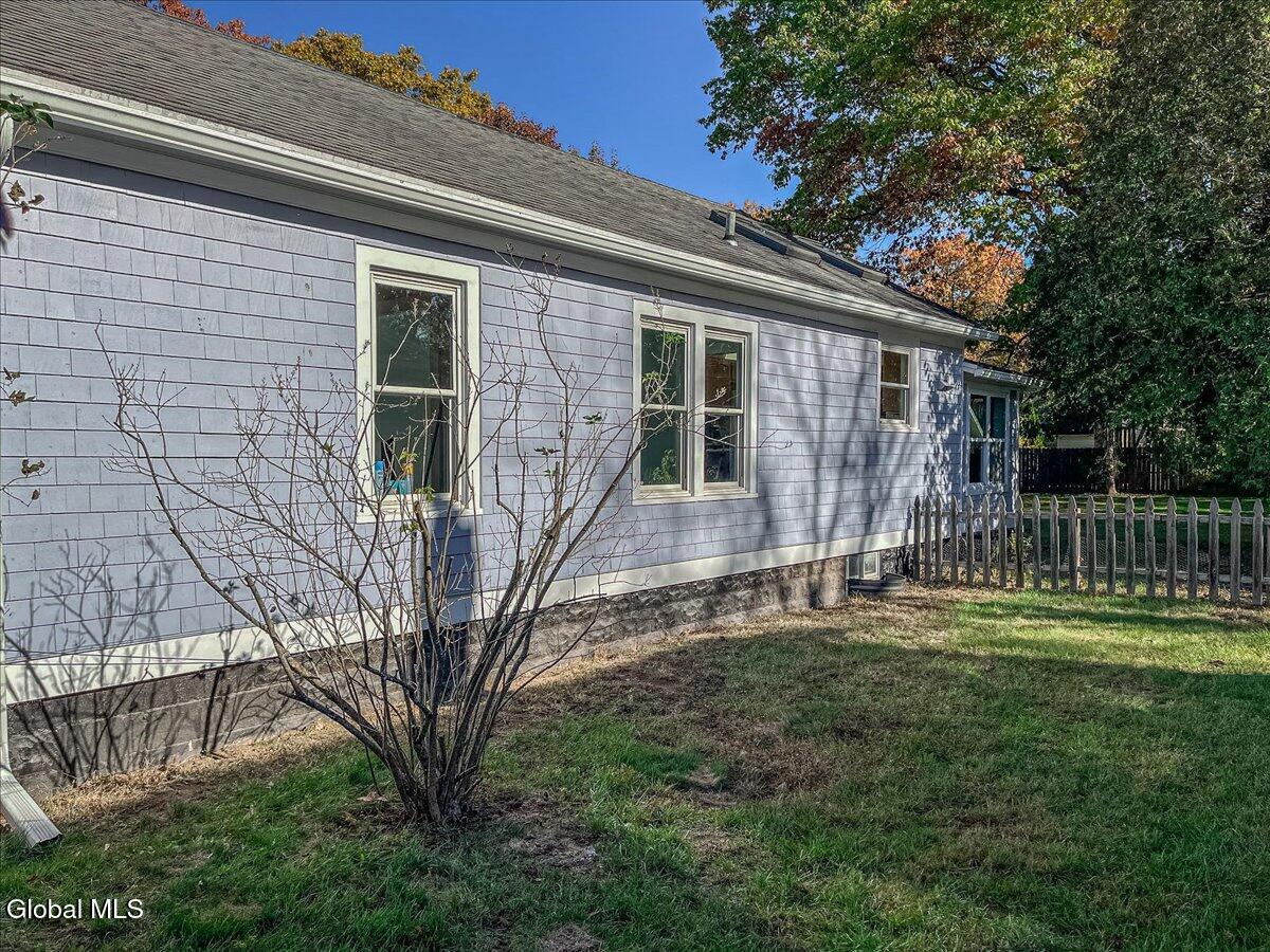 #29 photo, 136 East Avenue, Saratoga Springs, Inside , NY 12866