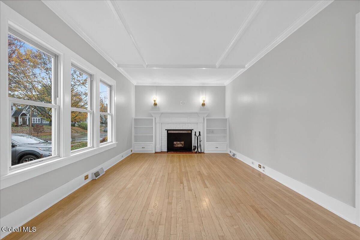 #4 photo, 136 East Avenue, Saratoga Springs, Inside , NY 12866