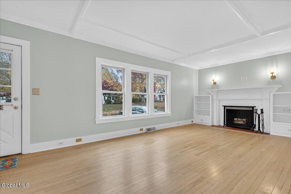 #5 photo, 136 East Avenue, Saratoga Springs, Inside , NY 12866