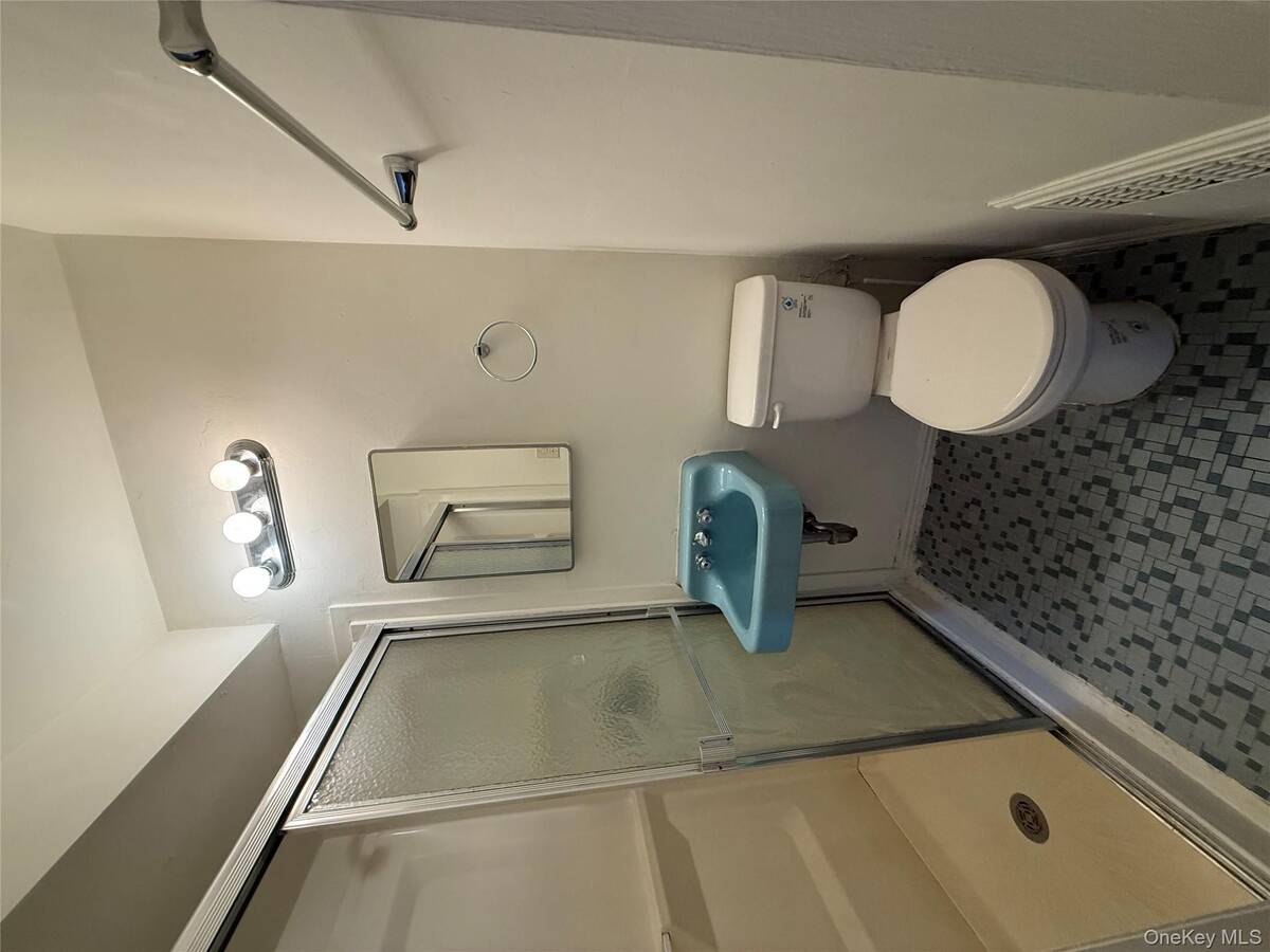 #10 photo, 301A Copiague Place, Copiague , NY 11726