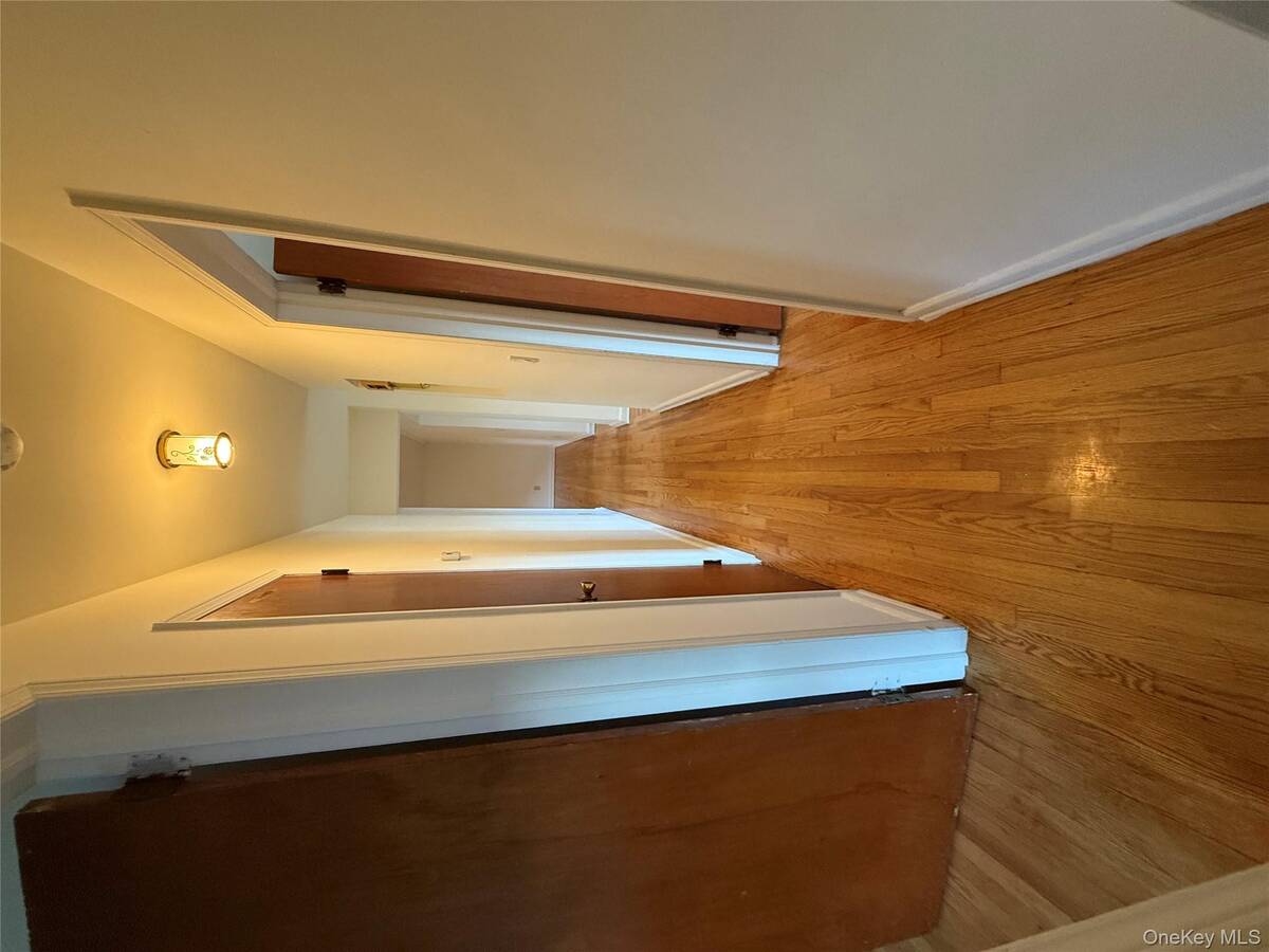 #12 photo, 301A Copiague Place, Copiague , NY 11726