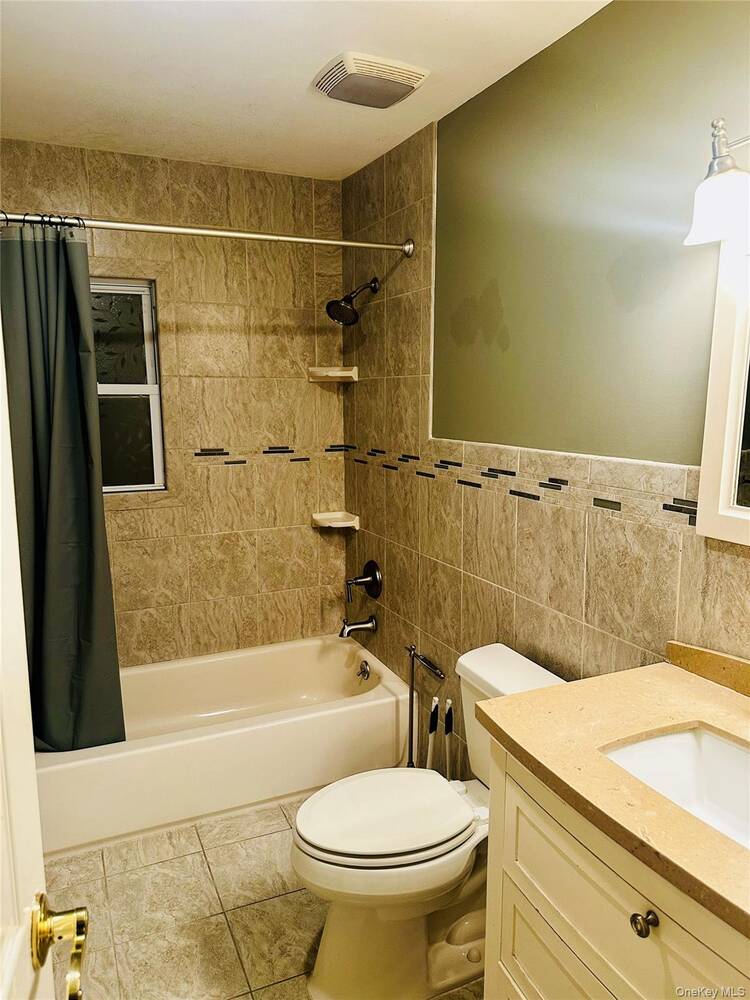 #7 photo, 30 Linden Lane, Farmingville , NY 11738