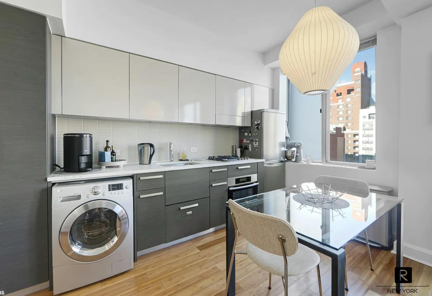 #6 photo, 505 W 47th Street, Clinton , NY 10036