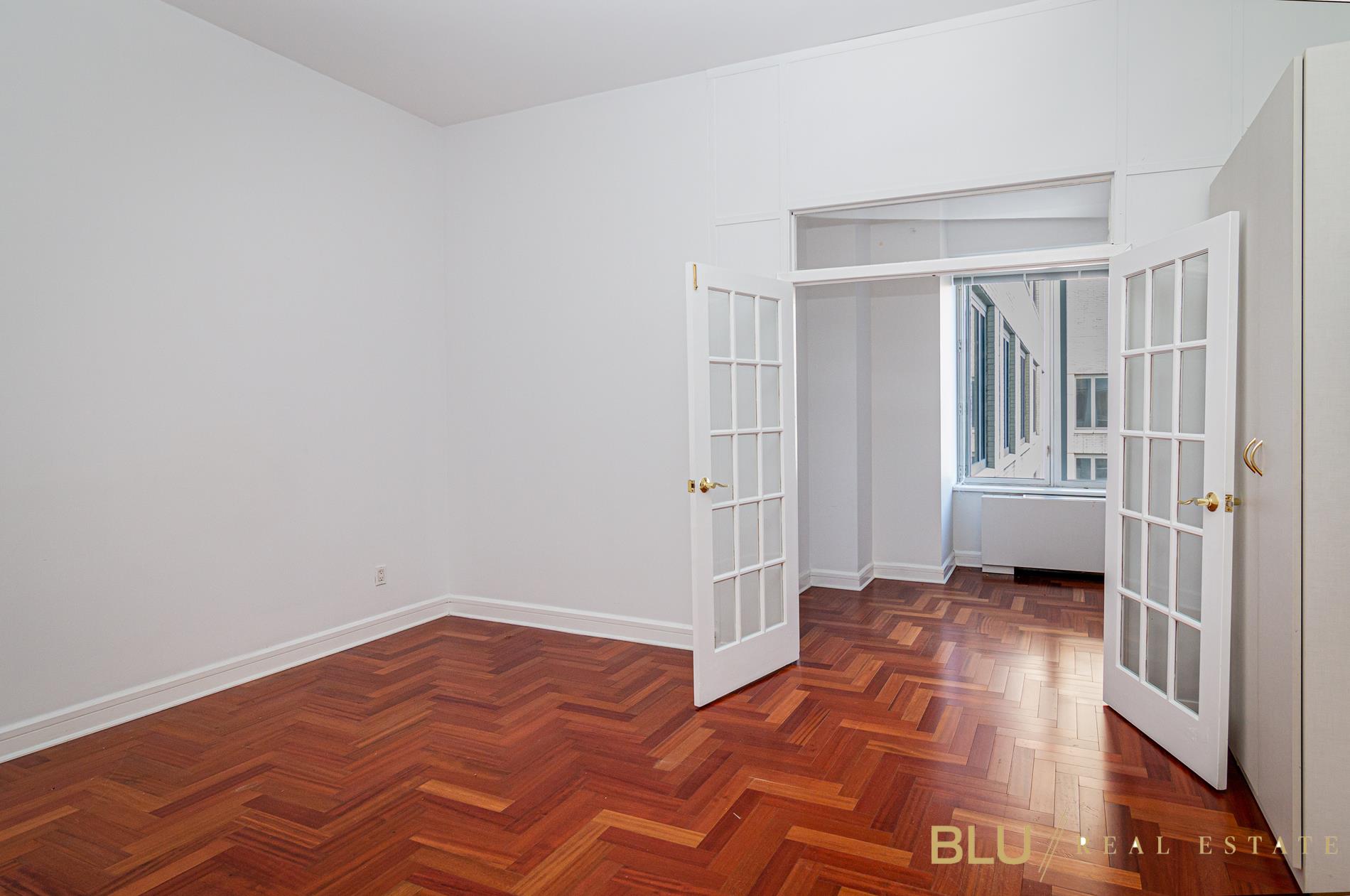 #4 photo, New York City, Lincoln Square , NY 10069