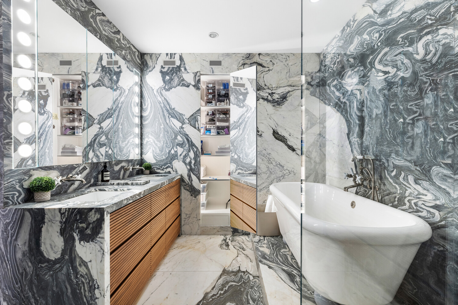 #12 photo, 310 E 53RD Street, Turtle Bay , NY 10022