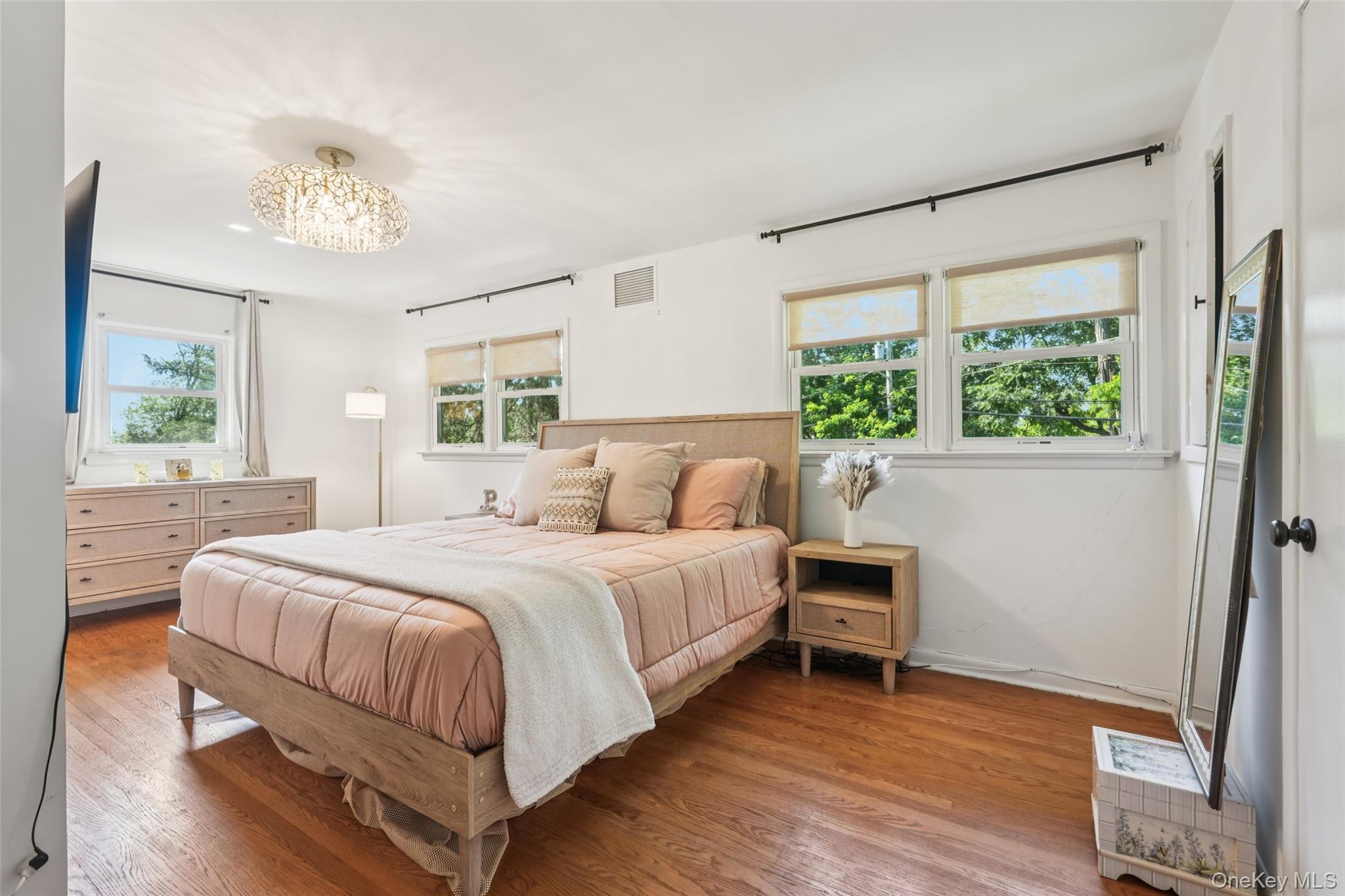 #16 photo, 46 Red Hill Road, New City , NY 10956