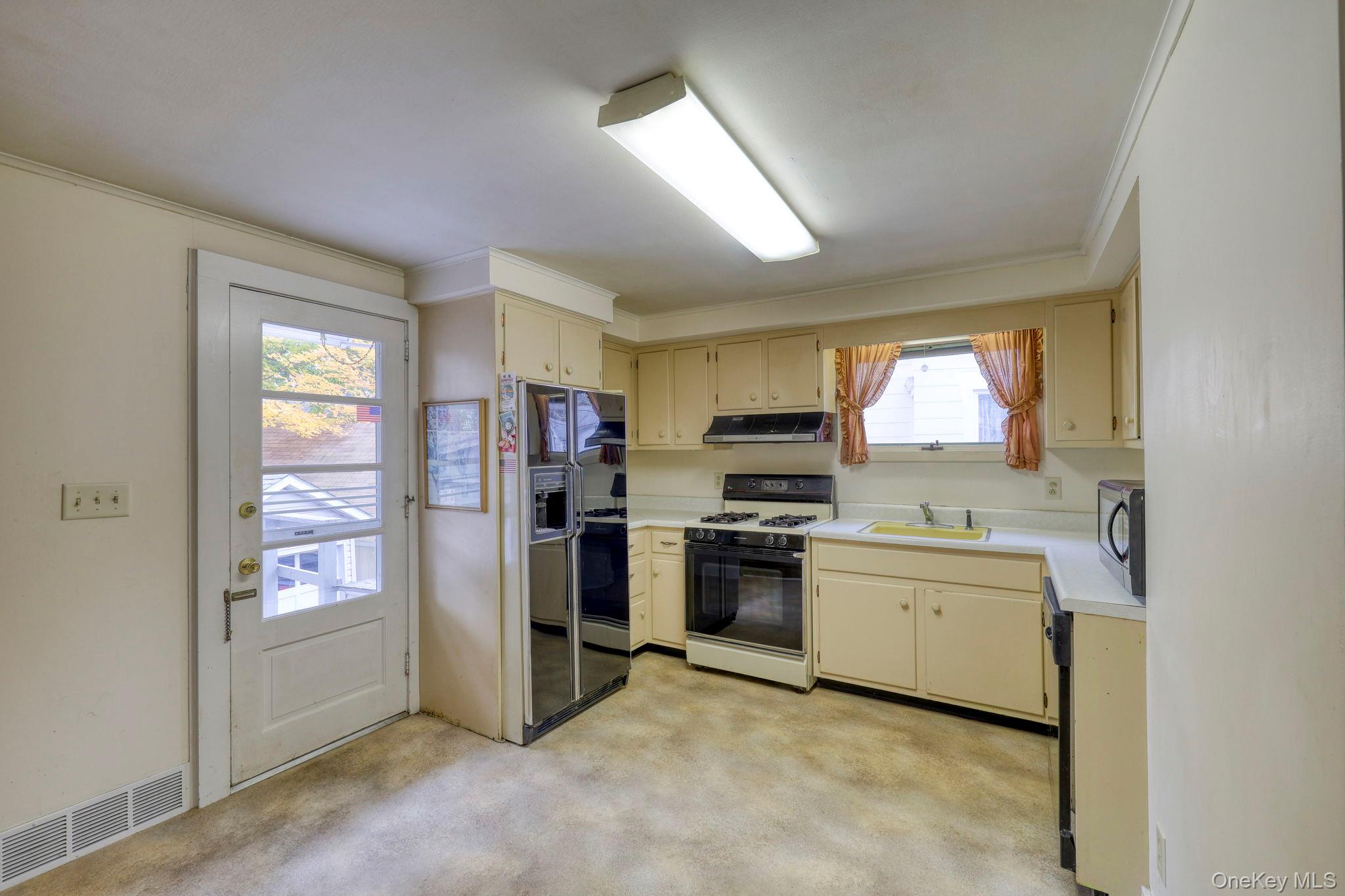 #11 photo, 37 Hanford Street, Middletown , NY 10940