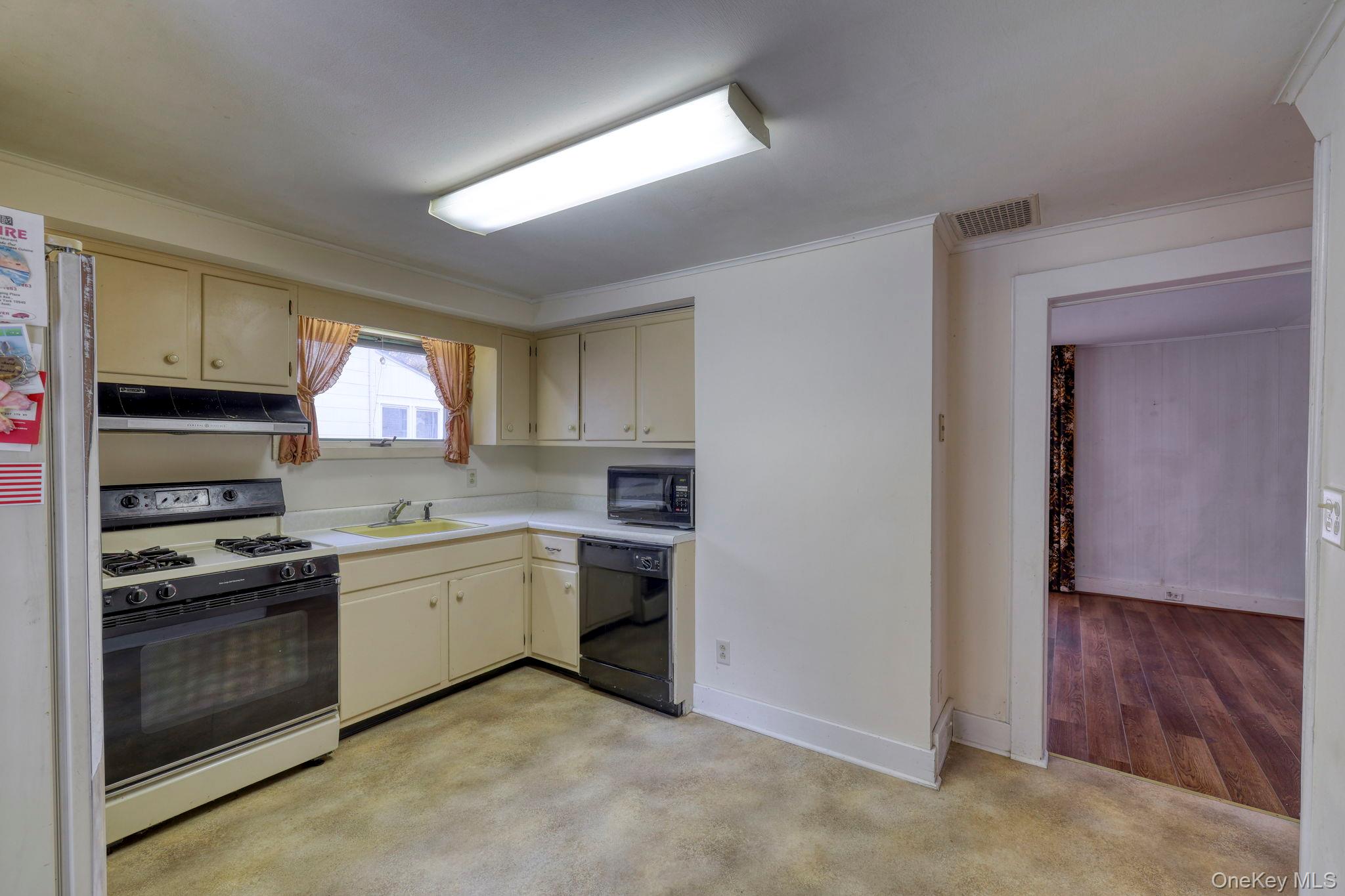 #12 photo, 37 Hanford Street, Middletown , NY 10940