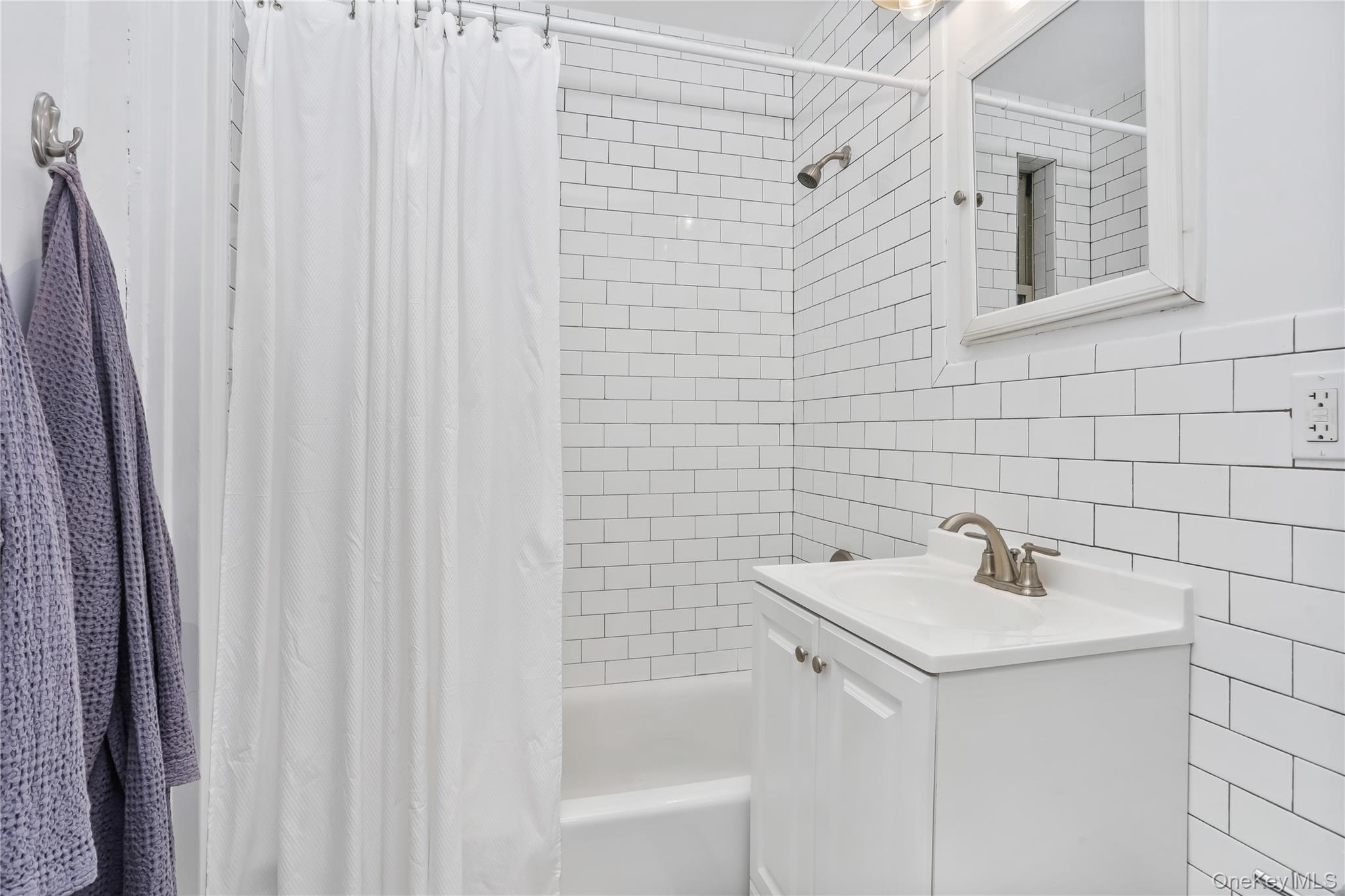 #7 photo, 155 Centre  Ave, New Rochelle , NY 10805