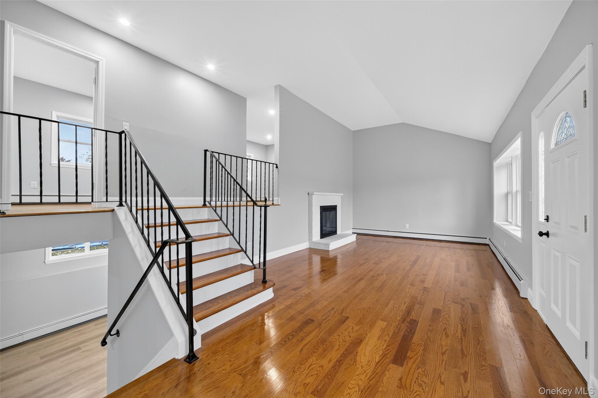 #4 photo, 13 Mountain View Avenue, Saugerties , NY 12477