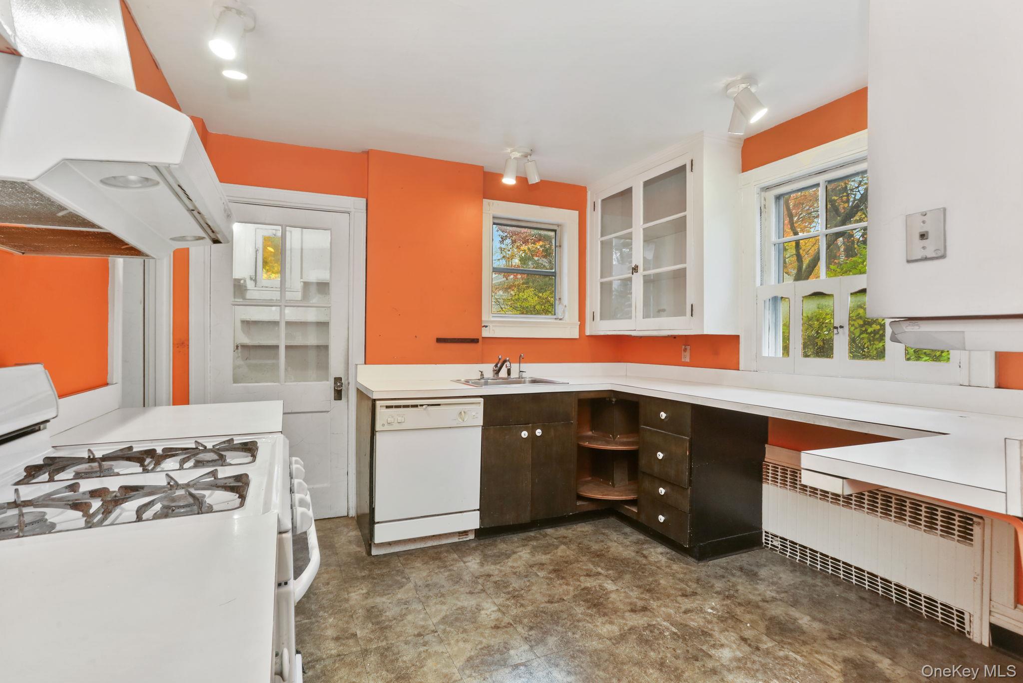 #13 photo, 24 Muir Place, New Rochelle , NY 10801