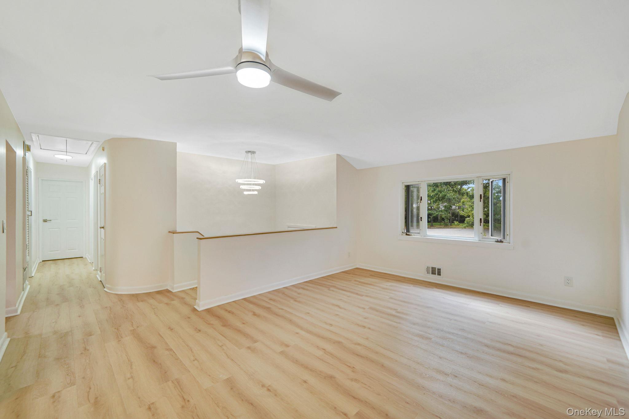 #9 photo, 10 Elayne Court, Smithtown , NY 11787