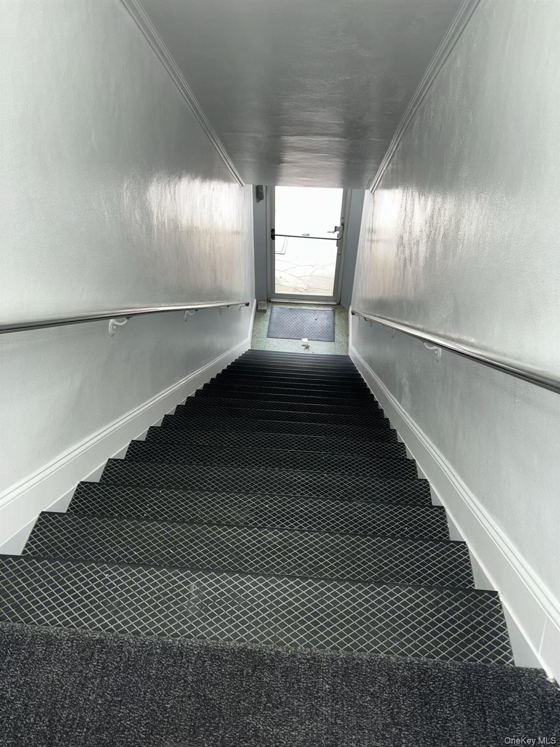 #3 photo, 475 W Merrick Road, Valley Stream , NY 11580