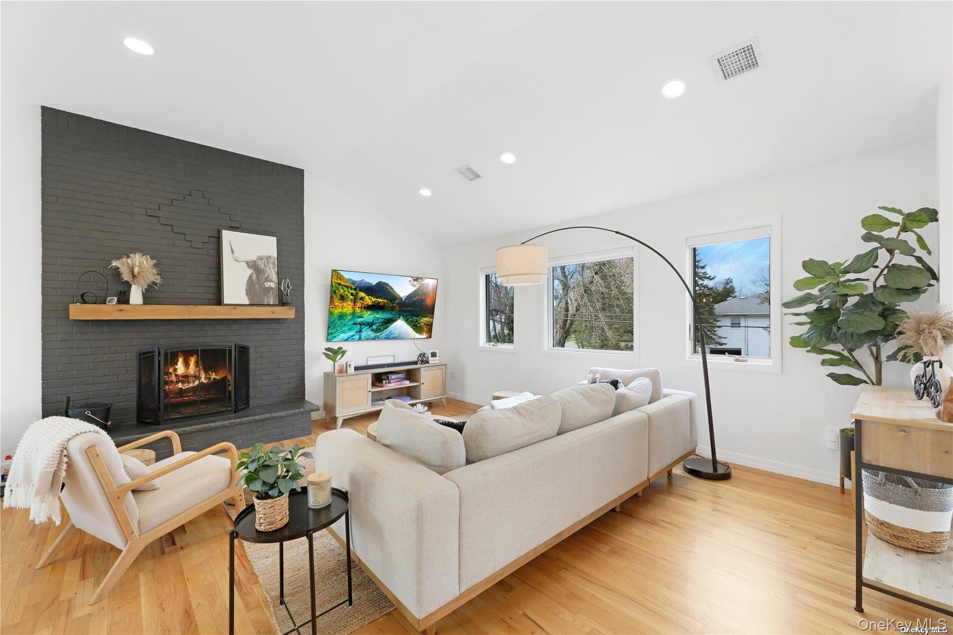 #12 photo, 485 Sutton Place, Greenport , NY 11944