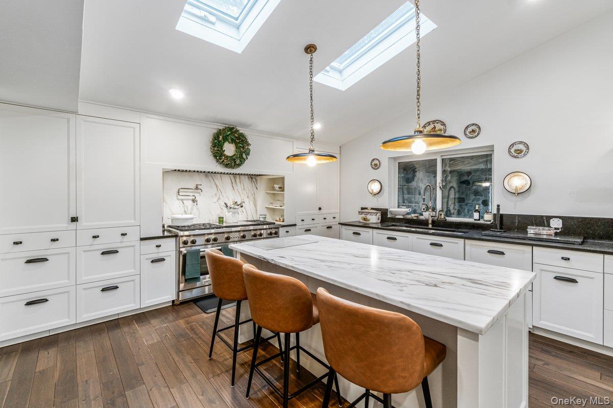 #13 photo, 32 Rustic Gate Lane, Dix Hills , NY 11746