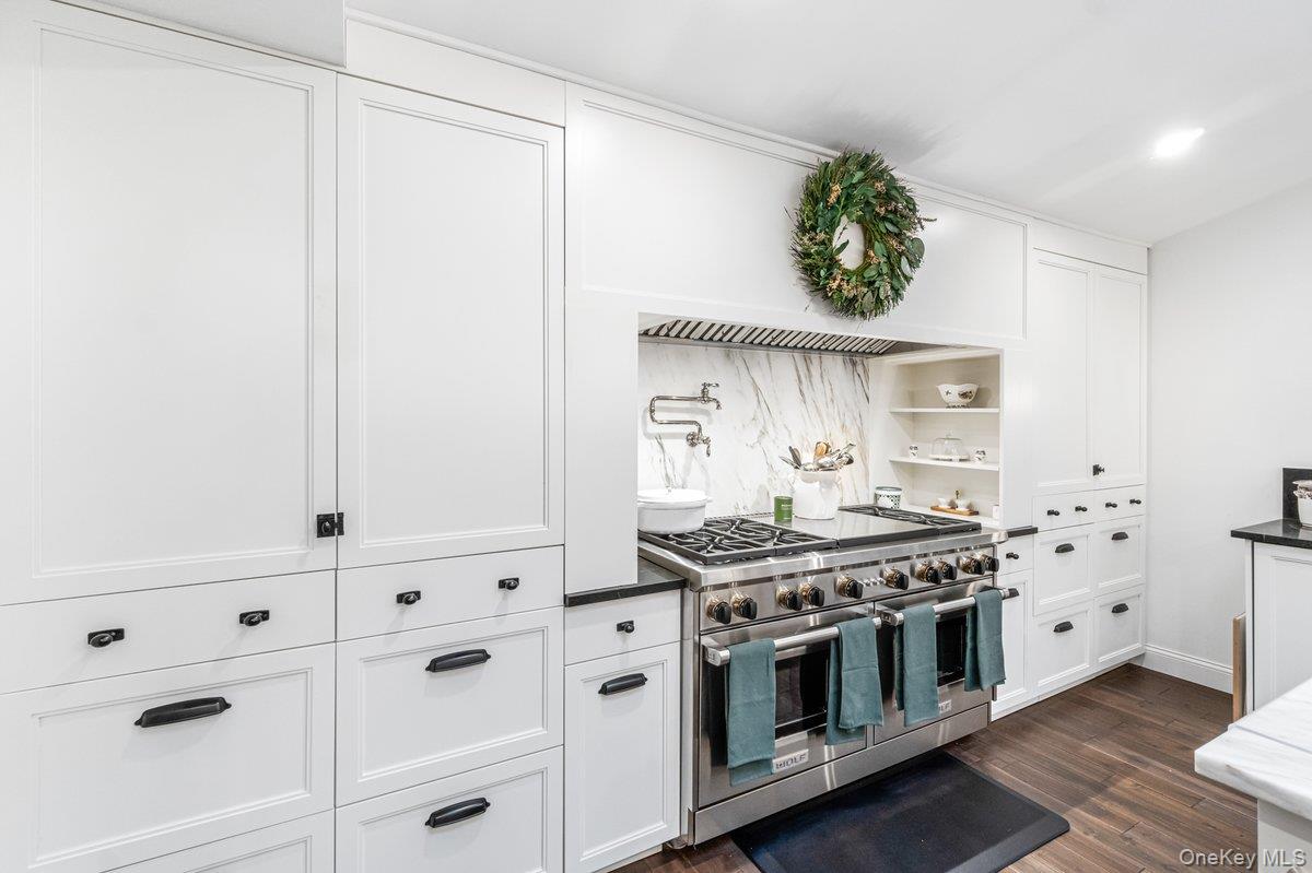 #14 photo, 32 Rustic Gate Lane, Dix Hills , NY 11746