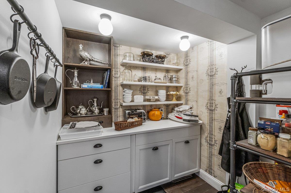 #15 photo, 32 Rustic Gate Lane, Dix Hills , NY 11746