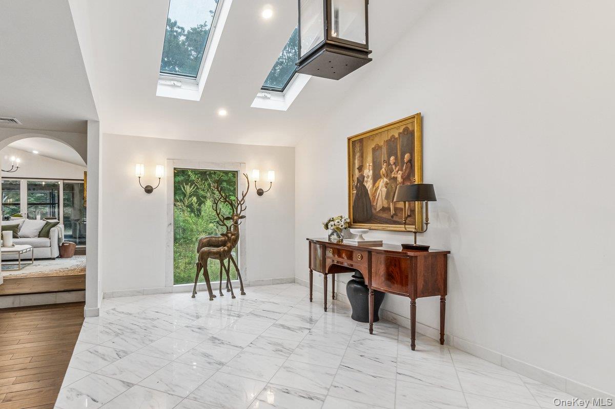 #3 photo, 32 Rustic Gate Lane, Dix Hills , NY 11746