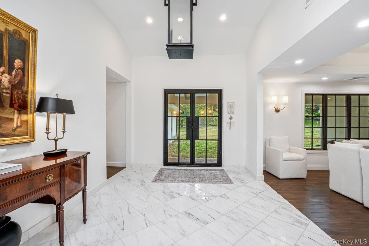 #4 photo, 32 Rustic Gate Lane, Dix Hills , NY 11746