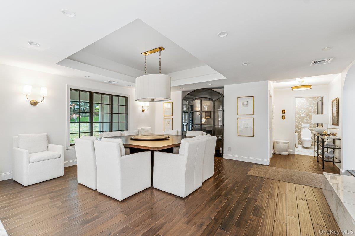 #7 photo, 32 Rustic Gate Lane, Dix Hills , NY 11746